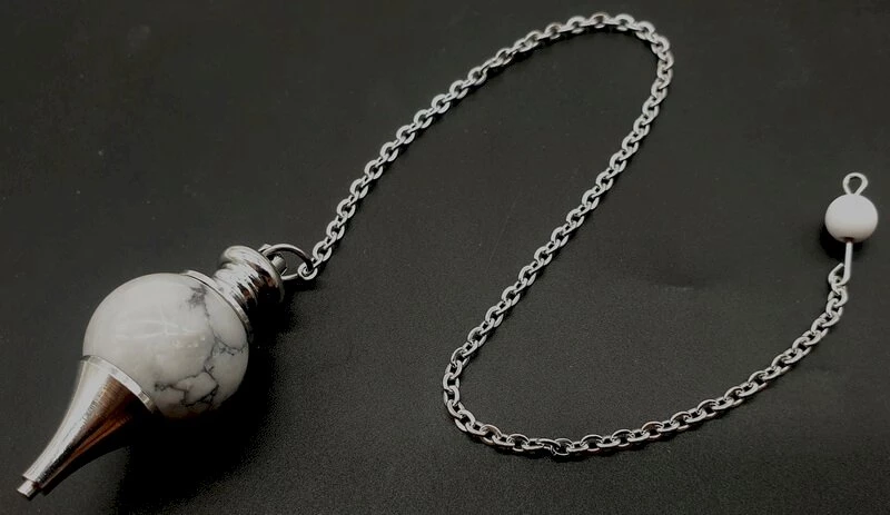 Pendolo Howlite a Sfera -- 4 Cm