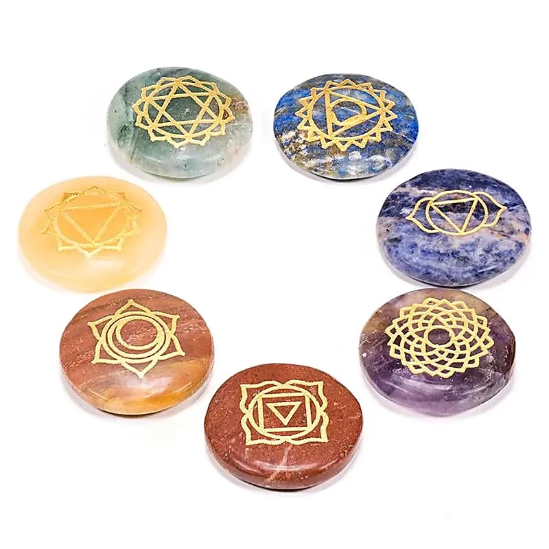 Set  pietre rotonde piatte incise con simboli 7 chakra