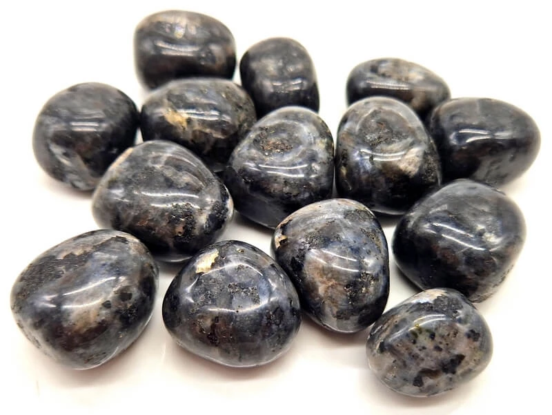 Larvikite burattata